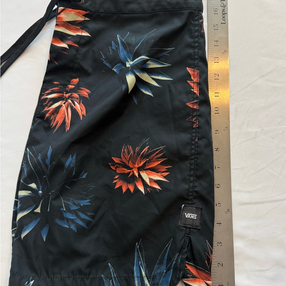 Van's 18" Outseam 2 Way Stretch Ever Ride Board Shorts - Picture 3 of 7